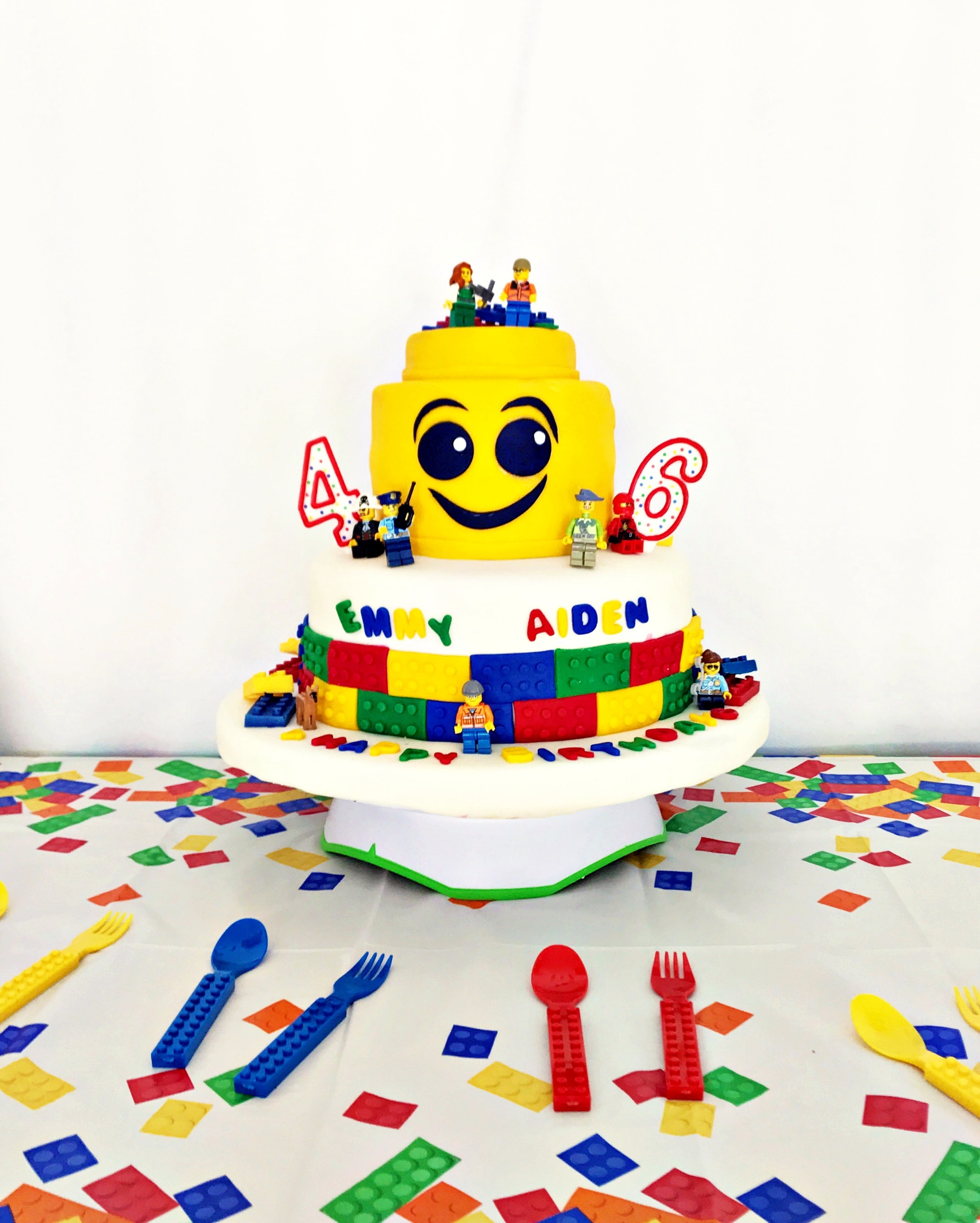 Lego themed birthday party for sixth birthday celebrations