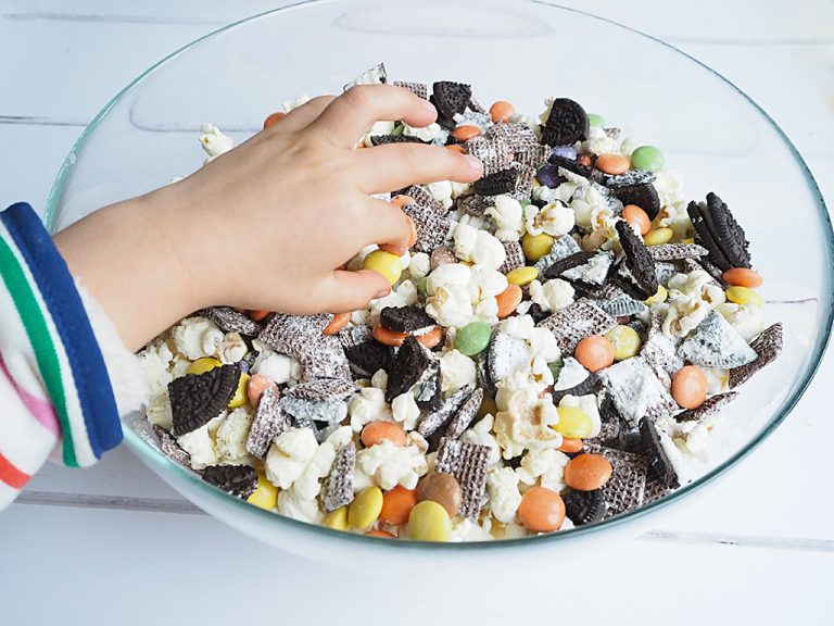 Easy Halloween Snack Mix Recipe