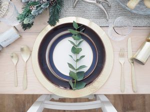 Setting a Rustic Christmas Tablescape