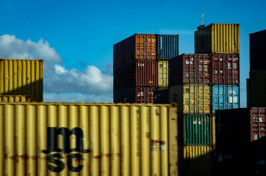 moving container moving abroad